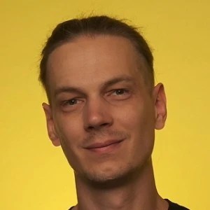 Luka Šolta, profilna slika na zlatnoj pozadini