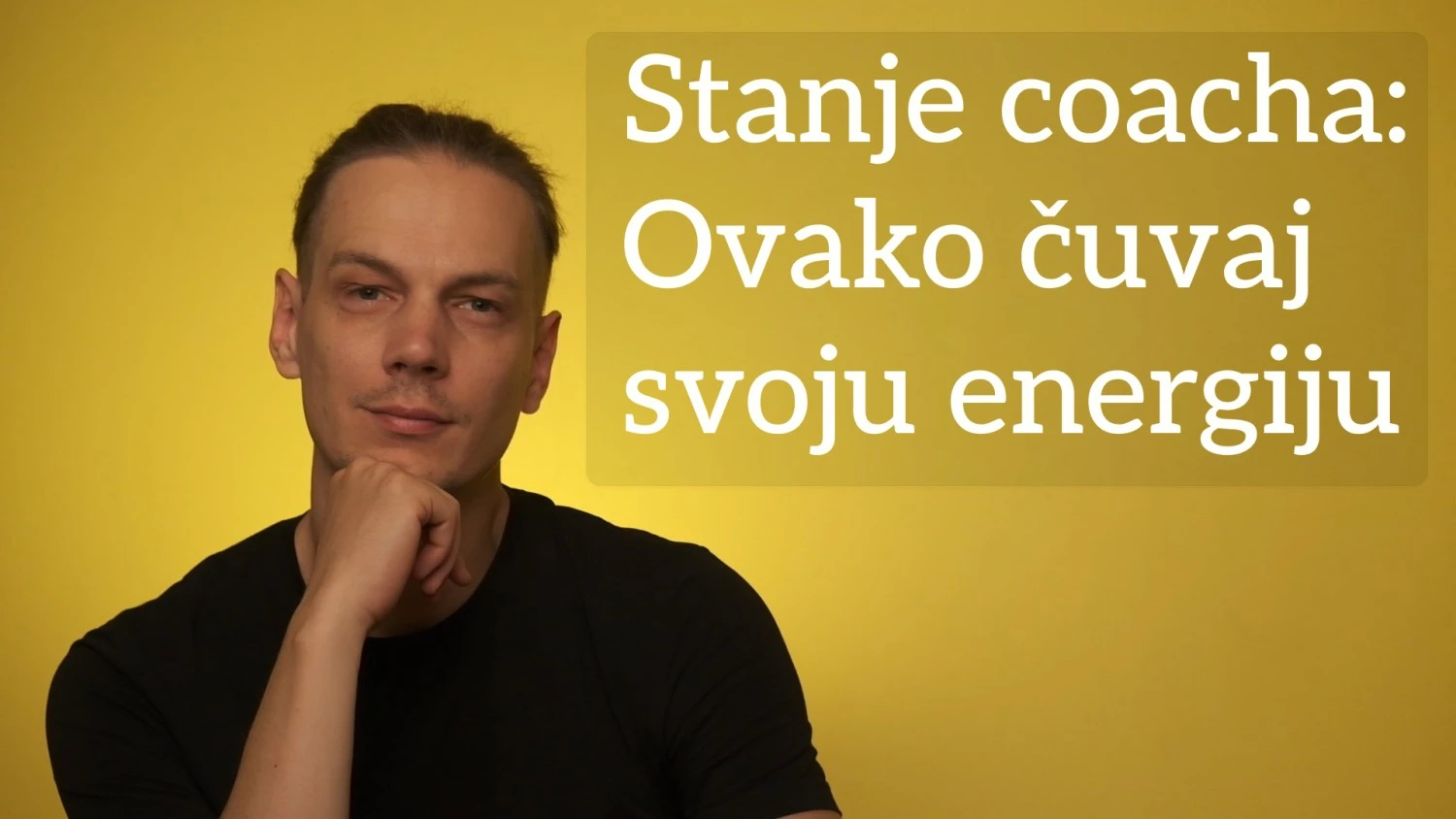 Luka Šolta u crnoj majici ispred zlatne pozadine pozira uz natpis "Stanje coacha: Ovako čuvaj svoju energiju"